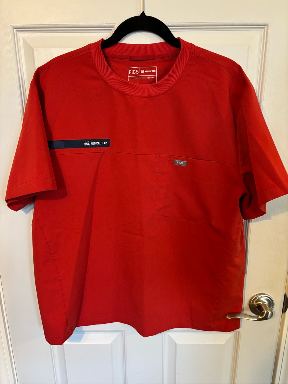 Figs USA red men’s relaxed crewneck size M top